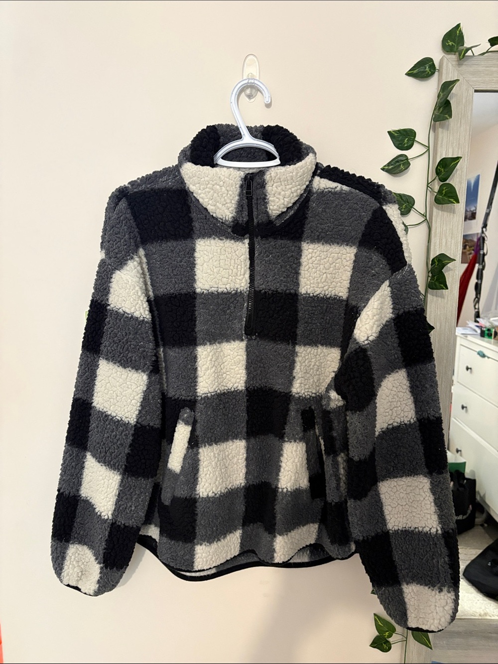 Women’s Black & Gray Buffalo Check Sherpa Jacket